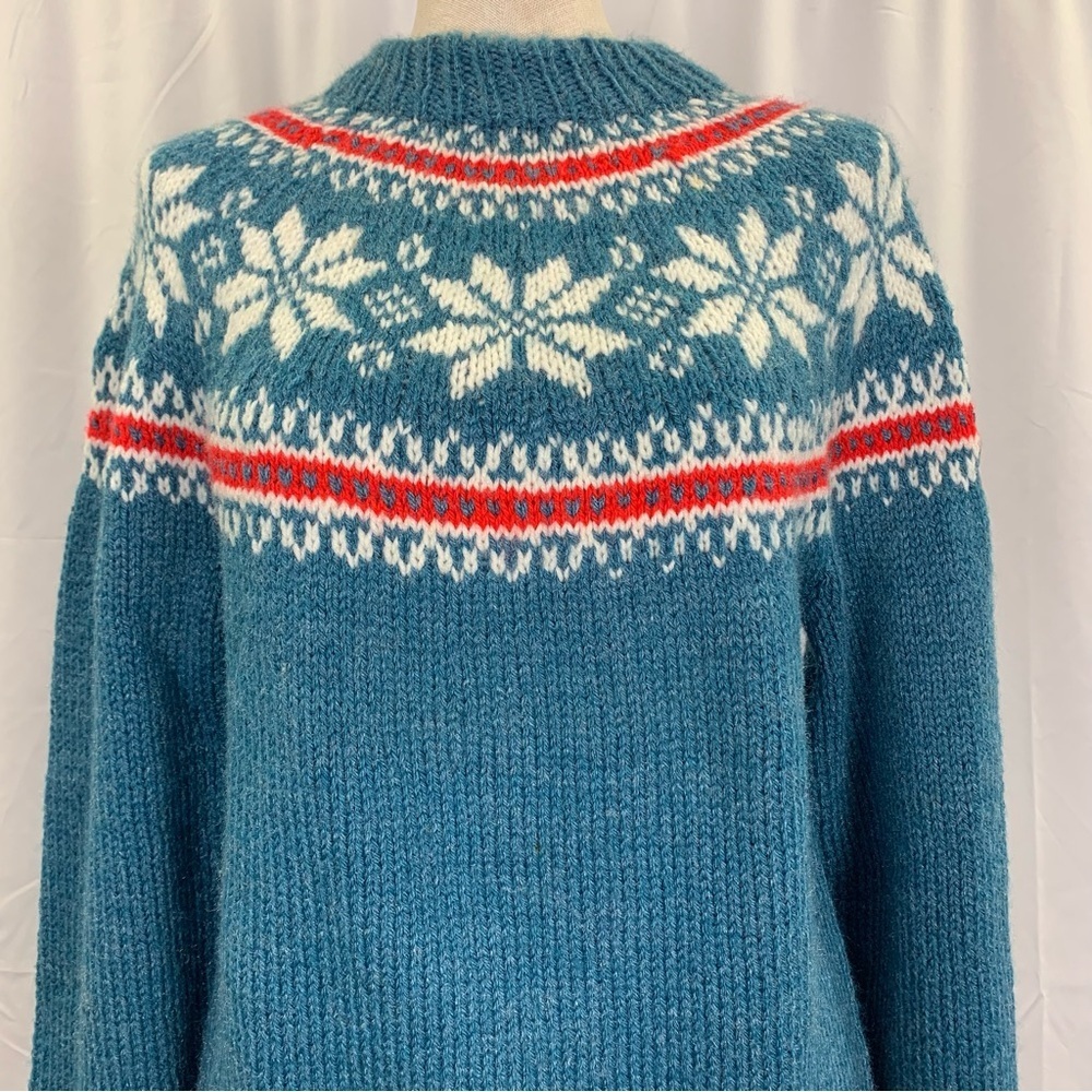 Hand Knit Fair Isle-style Snowflake Sweater - Picture 3 of 8